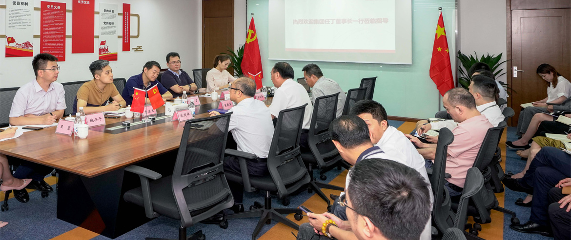 为旅游插上航空“翅膀”，给旅游增添科技“引擎”，用创新创造更大价值