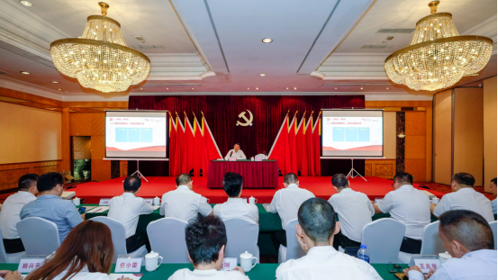 尊龙凯时集团任丁书记带头讲授“不忘初心、牢记使命”主题教育专题党课