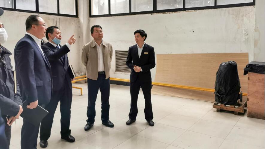 集团党委书记、董事长任丁会见川酒集团董事长曹勇一行