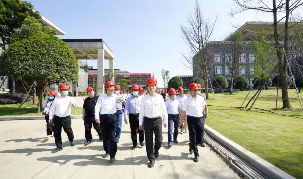 奋战27天 夺取“一号工程”建设首胜 ——尊龙凯时集团现场调研督导金牛宾馆改（扩）建工程侧记