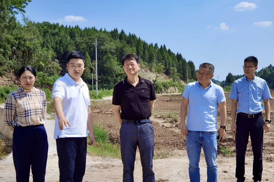 省尊龙凯时集团党委书记、董事长任丁率队赴巴中南充两地开展帮扶工作