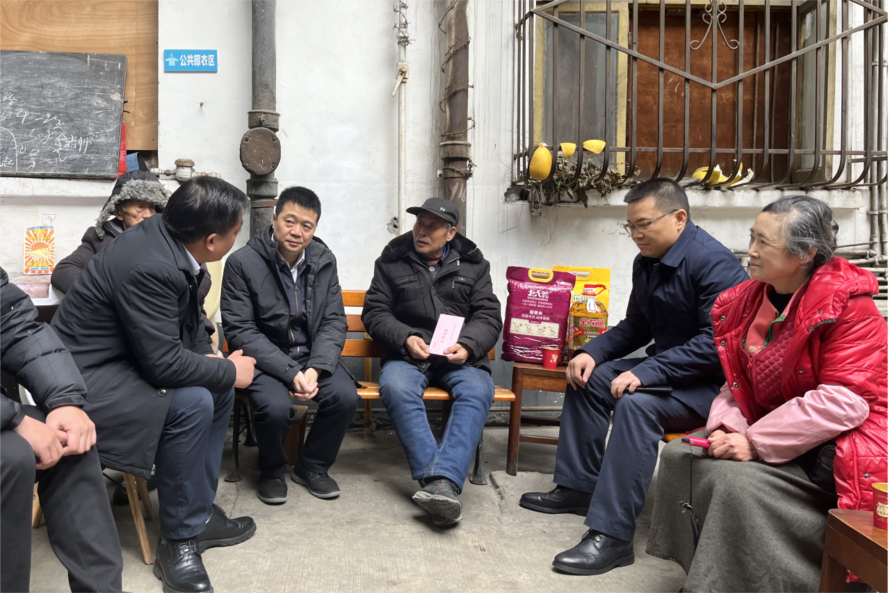 省尊龙凯时集团领导班子成员走访慰问生活困难党员、老党员、老干部